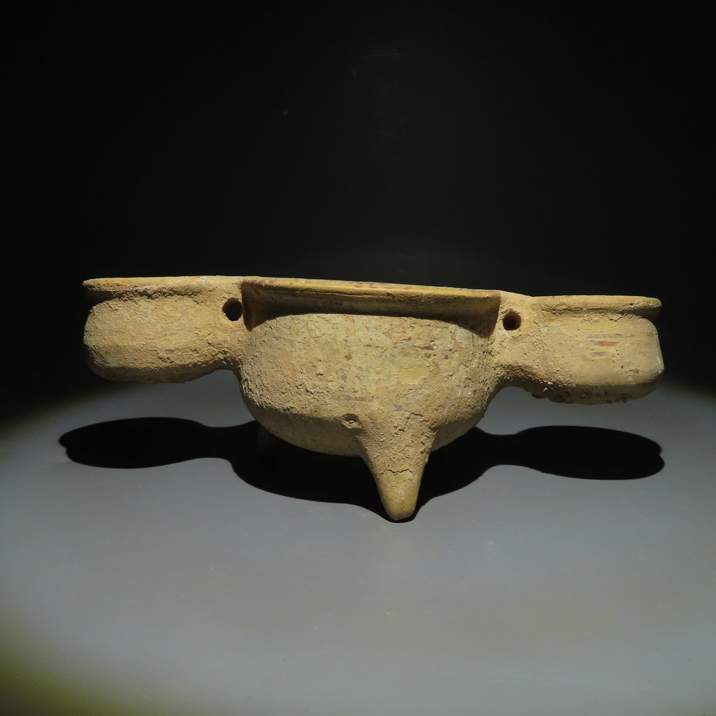 Közel-Kelet, Luristan, Kamterlan II Terrakotta Hajó. kb. Kr.e. 1600–1200. 7,5 cm H. Spanyol kiviteli engedély. #1.2