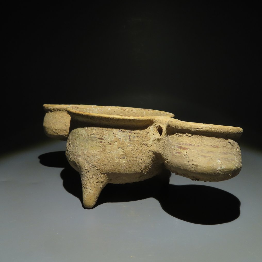 Közel-Kelet, Luristan, Kamterlan II Terrakotta Hajó. kb. Kr.e. 1600–1200. 7,5 cm H. Spanyol kiviteli engedély. #2.1