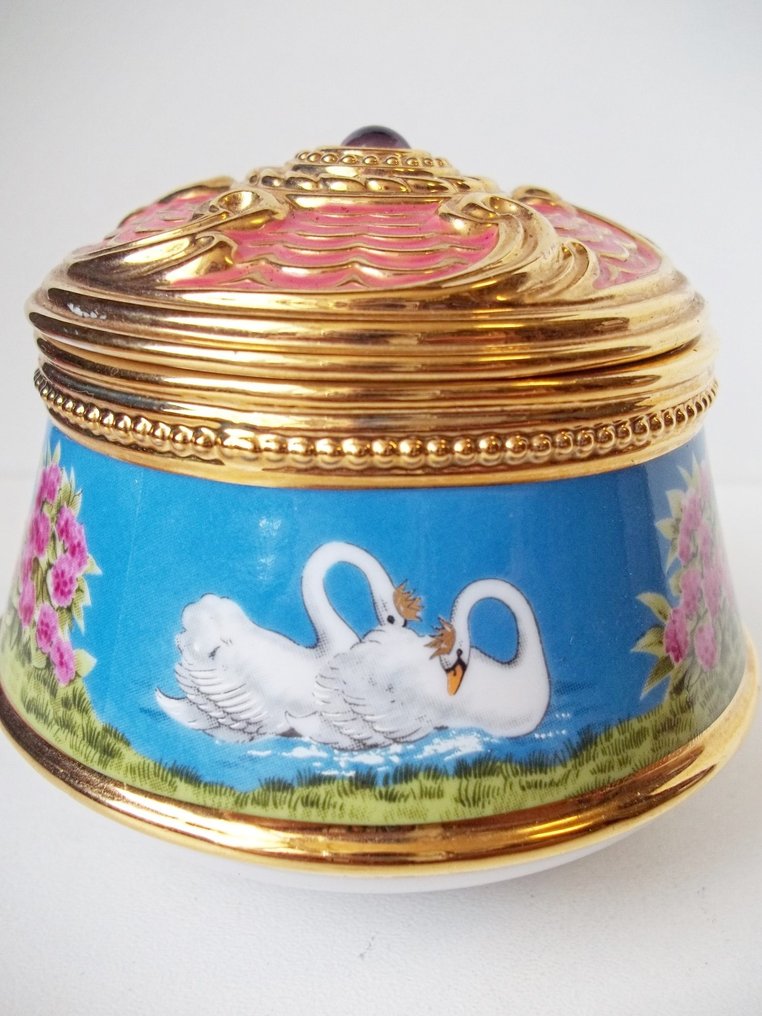House of faberg swan lake music and jewellery box gold plated