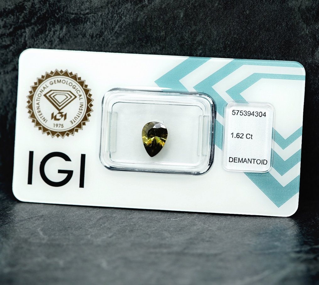 Demantoide  - 1,62 ct - International Gemological Institute (IGI) #2.1