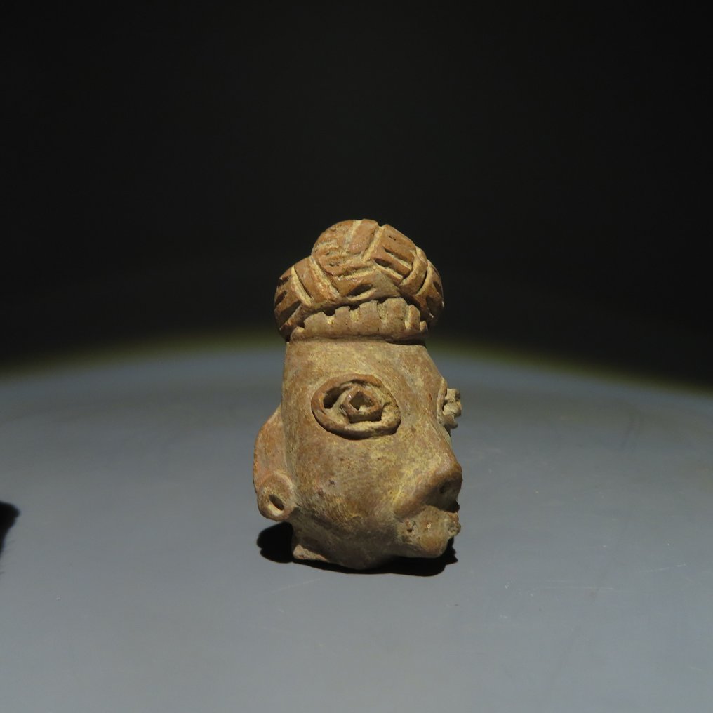 Tlatilco, Μεξικό Terracotta Προτομή. 1200-300 π.Χ. 4,7 εκ. «Συλλογή Michel Vinaver». #2.1