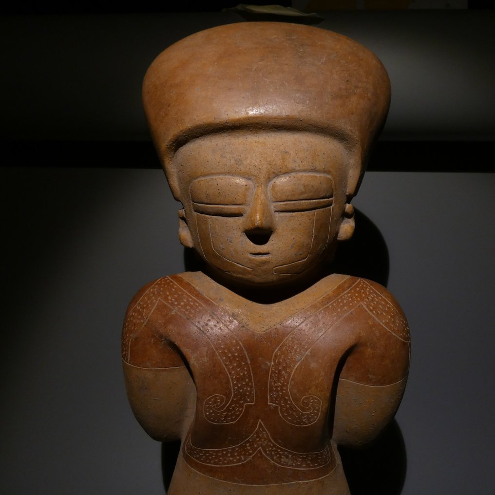 Chorrera Terre cuite, Grande figure féminine. 35 cm H. Chorrera, Équateur, 500 avant JC - 500 après JC. Licence Figure - 35 cm #1.2