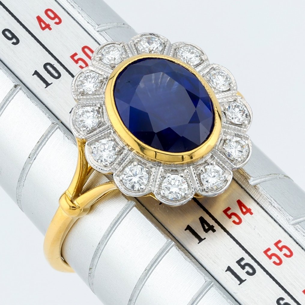 "IGI & GIA"-Deep Blue Sapphire 2.16 & Diamond Bezel Set - Ring - 18 kraat Gulguld, Hvidguld #2.1