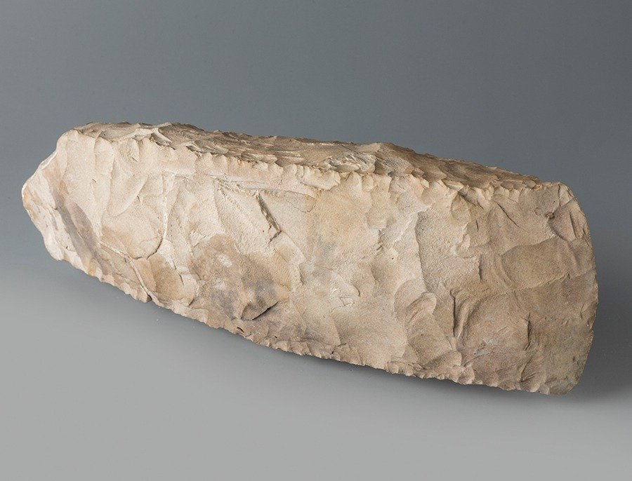 Neolitic Cremene Toporul neoliticului scandinav. 3900 - 1700 î.Hr. Inaltime: 27 cm. Licență de import spaniolă. #1.1