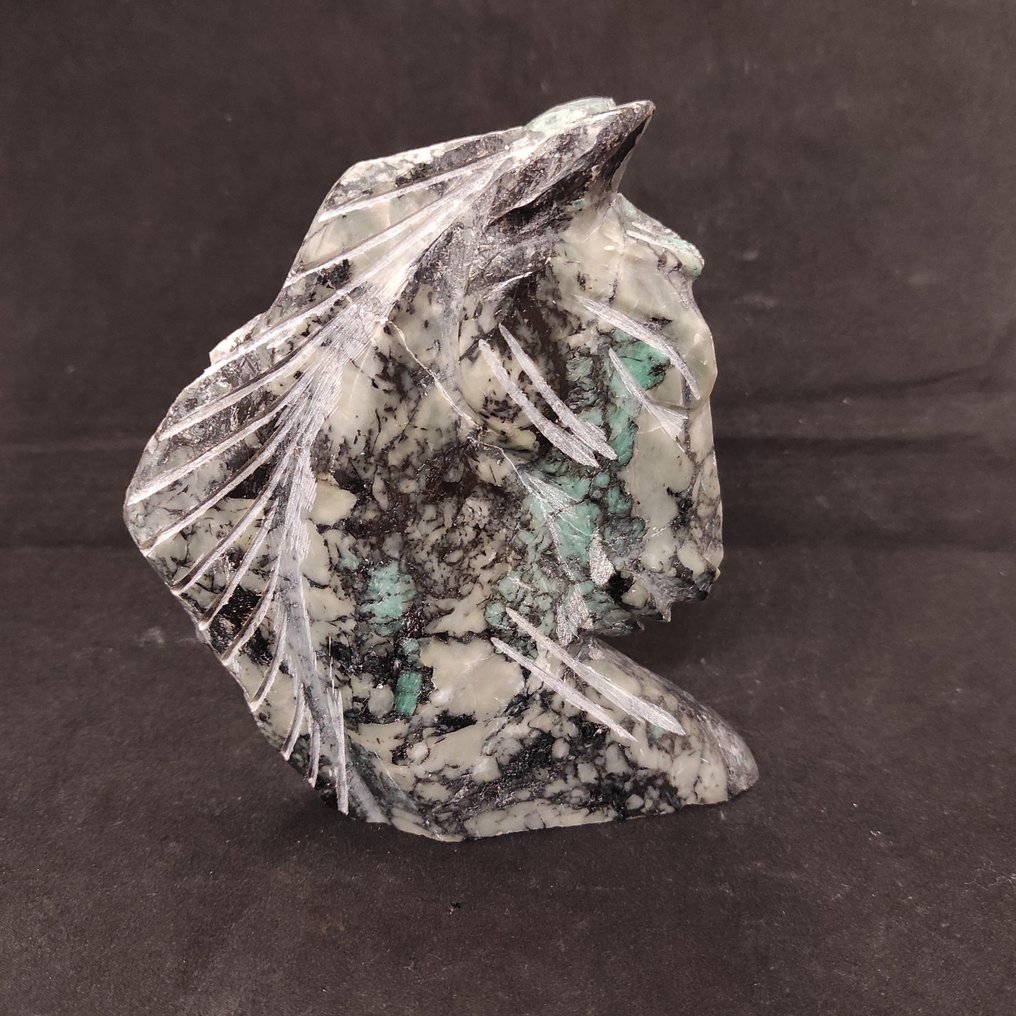 Smaragd Paardenkop - Hoogte: 16 cm - Breedte: 13 cm- 940 g - (1) #1.2