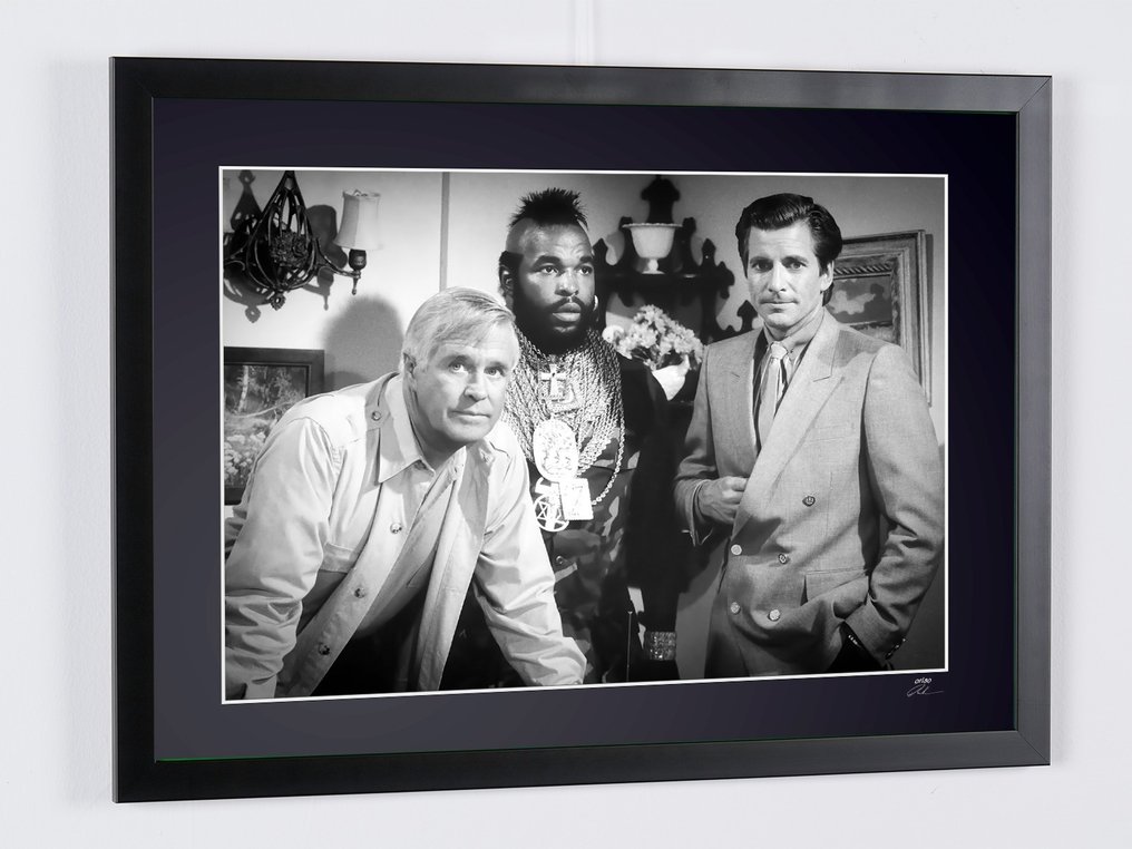 The A-Team - Classic TV - George Peppard & Cast Actors on Set - Fine Art Photography - Luxury Wooden Framed 70X50 cm - Limited Edition Nr 02 of 30 - Serial ID 30629 - Original Certificate (COA), Hologram - 100% New. Shipping Reduction from 3 items #4.3