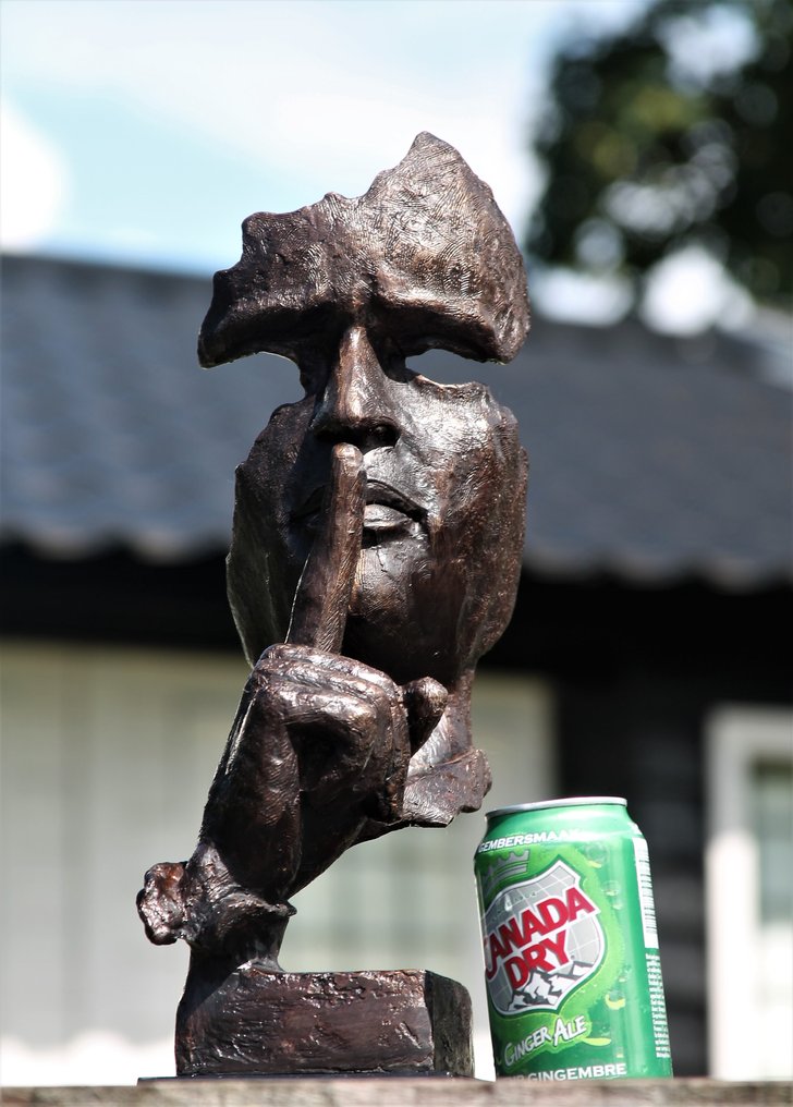 silent face - Figure - speak no evil - bronze marble #2.1