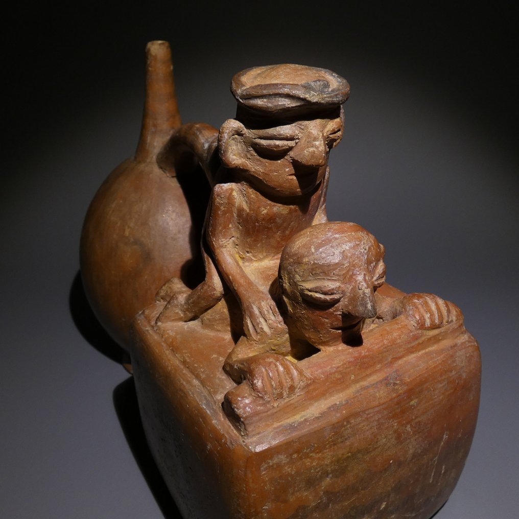 莫切 Terracotta, 色情 huaco 与马镫罐。 18.5 厘米 L. 莫切，秘鲁，公元 400 - 800 年。西班牙进口许可证。 玩具人偶 - 14.5 cm #1.2