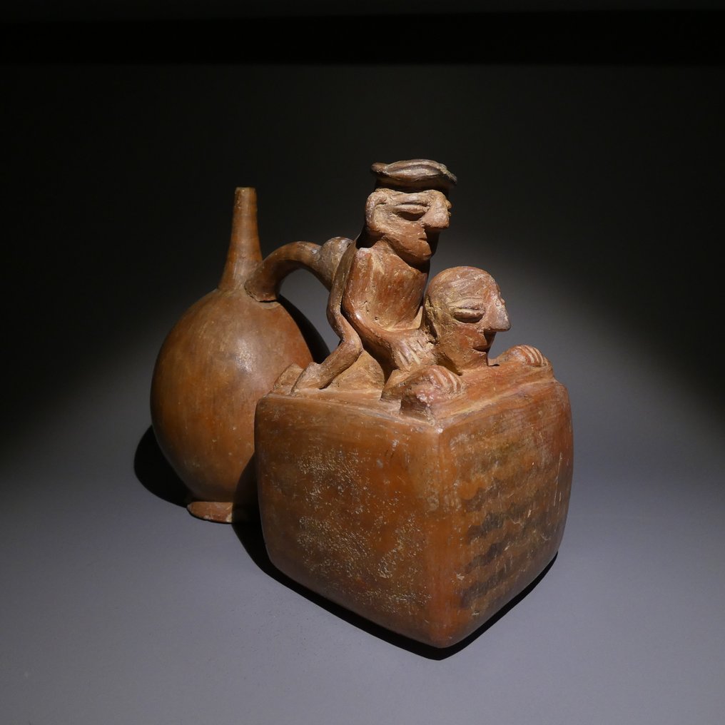 莫切 Terracotta, 色情 huaco 与马镫罐。 18.5 厘米 L. 莫切，秘鲁，公元 400 - 800 年。西班牙进口许可证。 玩具人偶 - 14.5 cm #1.1