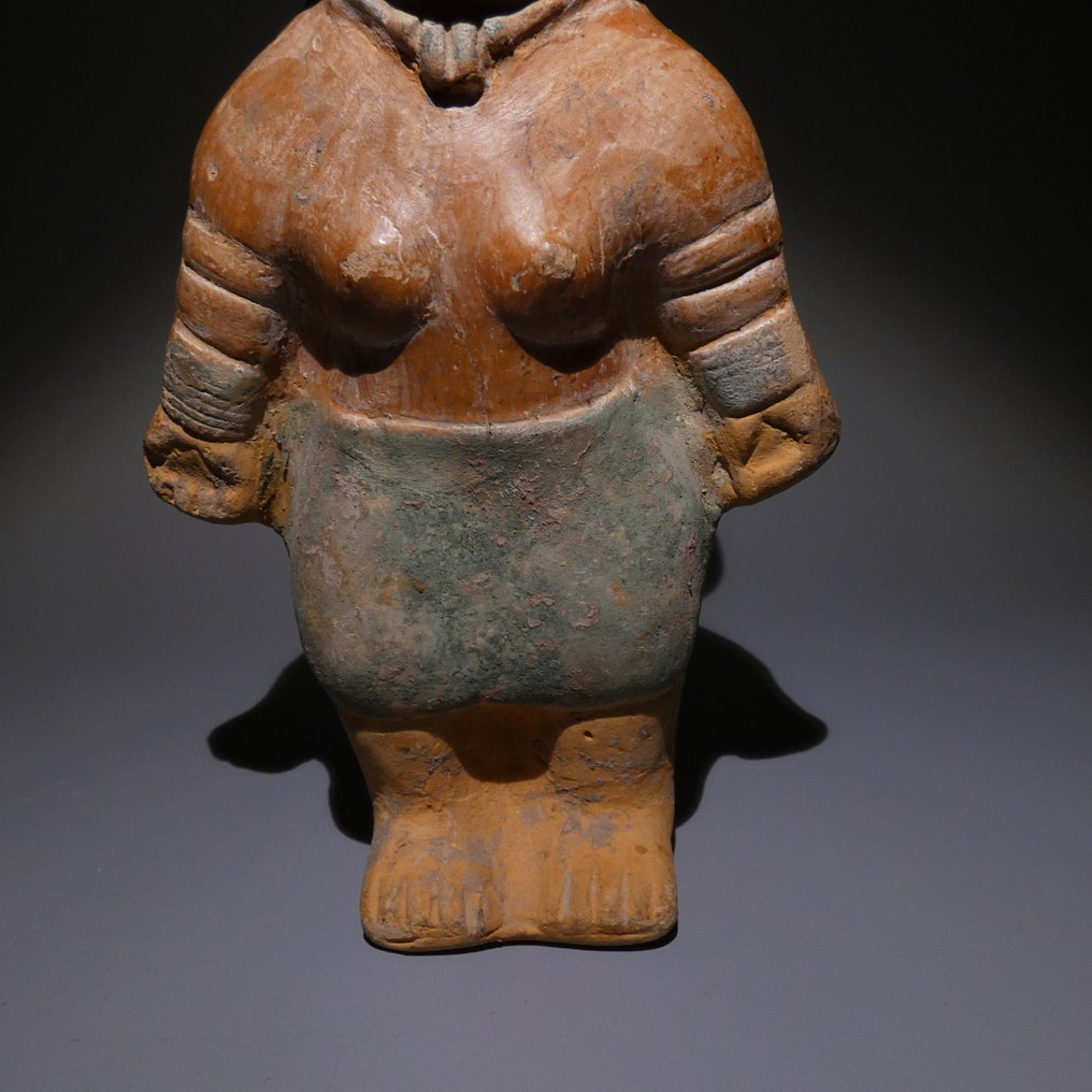 Jama-Coaque, Ekwador Terakota, Ładna kobieca figura. 17 cm wys., 500 p.n.e. - 500 n.e. Hiszpańska licencja eksportowa. Kobieca postać - 17 cm #2.1