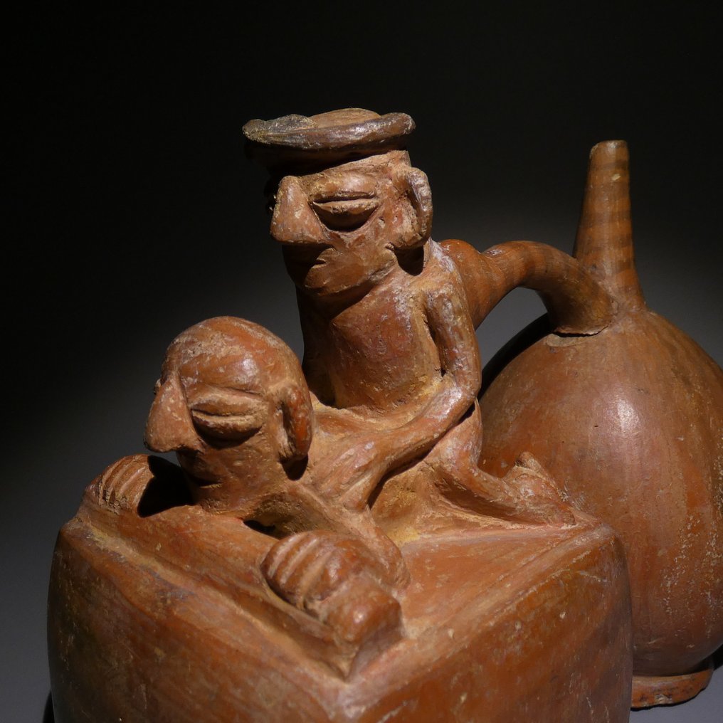 莫切 Terracotta, 色情 huaco 与马镫罐。 18.5 厘米 L. 莫切，秘鲁，公元 400 - 800 年。西班牙进口许可证。 玩具人偶 - 14.5 cm #2.1