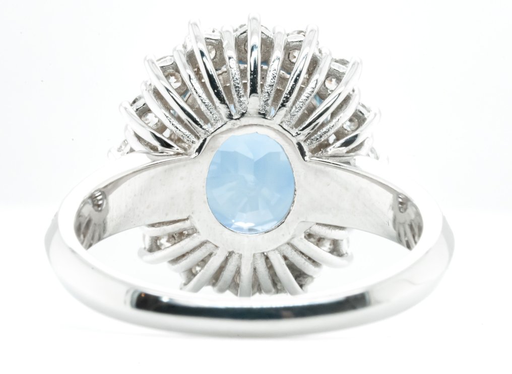 18 kt. White gold - Ring - 4.94 ct Sapphire - 'Cornflower' Blue (Burma) & VS Diamonds #3.2