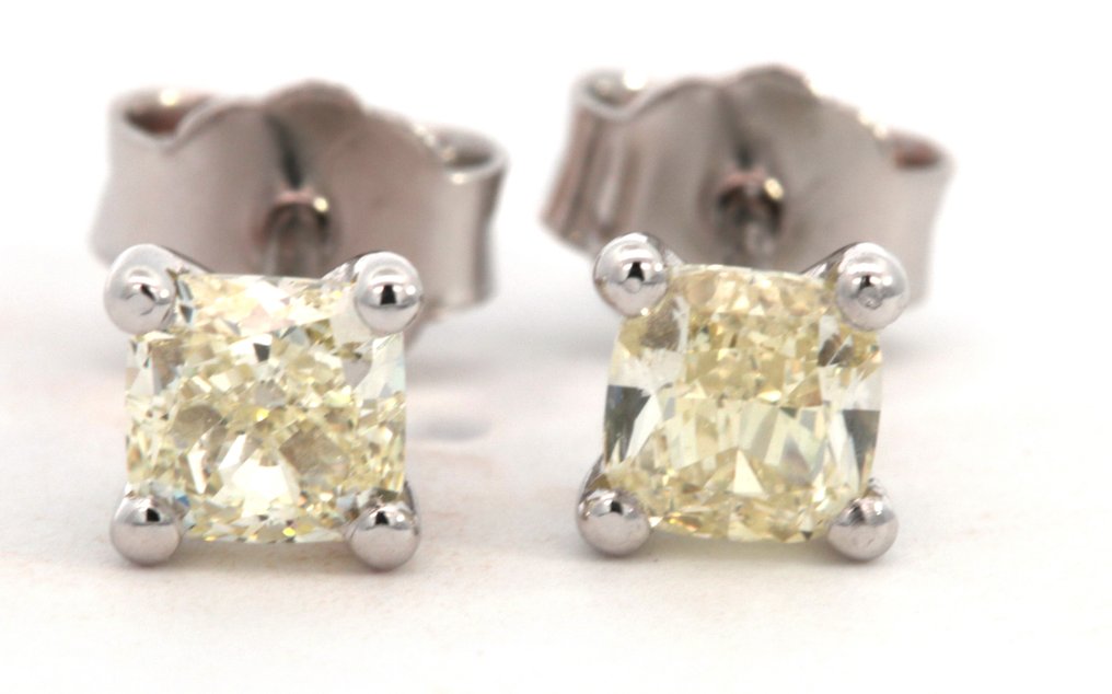 小型钉状耳环 - 14K包金 白金 -  0.90ct. tw. 钻石  (天然) #1.1