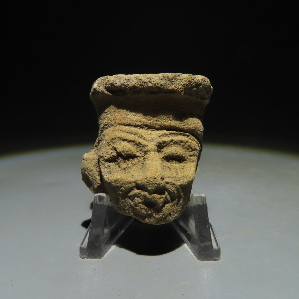 Maya Terrakotta Hoved. ca. 300-600 e.Kr. 4 cm. Spansk importlicens. #1.1