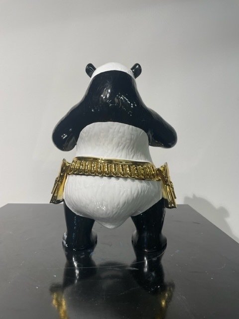 Van Apple - Street Panda - Hands Up #2.1