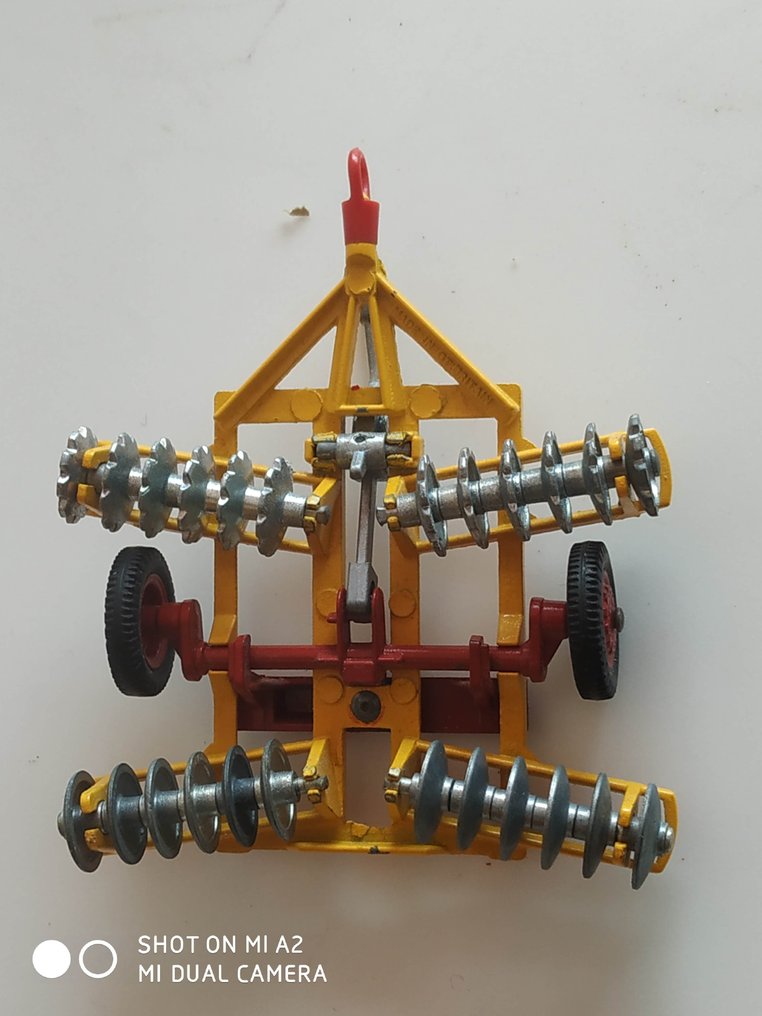 Corgi - Model agricultural machinery - Original First Issue  "Wheel Controlled Tandem Disc Harrow" No. 71 - In original first series 'Carton-Picture' box - 1967 #3.2