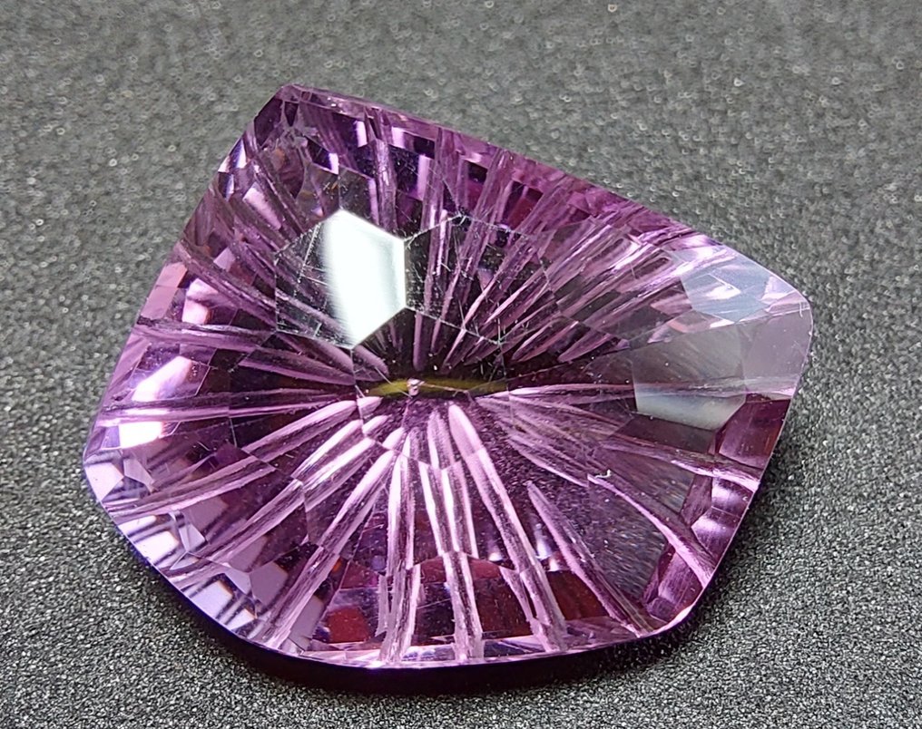 紫水晶  - 19.22 ct - Instituto Gemólogico Español (IGE) #2.1