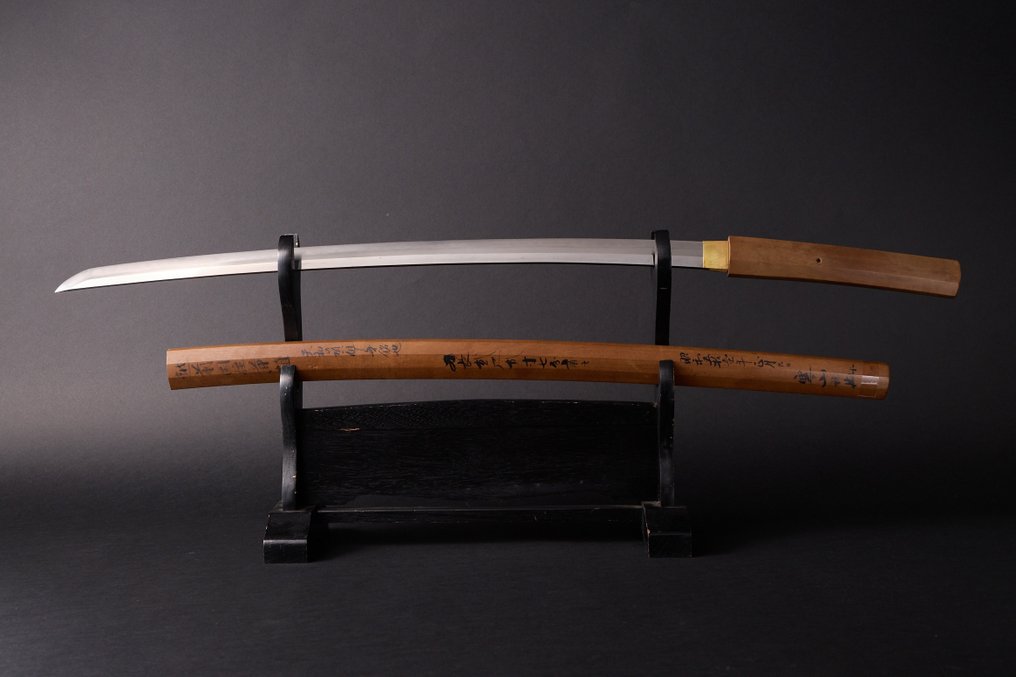 Katana - Japanese Sword Nihonto by Echizen Kanetane 越前国住兼植 with Specially Precious Sword Certificate by NBTHK - Japan - Mid Edo period #1.1