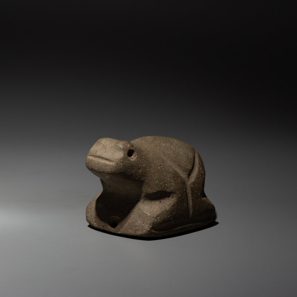 Mezcala, Estado de Guerrero, México Pedra Figura em forma de sapo. 200 AC - 500 DC. 8 cm de comprimento. Licença de importação espanhola. #1.1