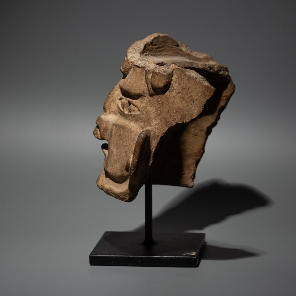 Zapoteca, Messico Terracotta Rappresentazione del dio del mais. 300-500 d.C. 21 cm. Licenza di importazione spagnola. #2.1