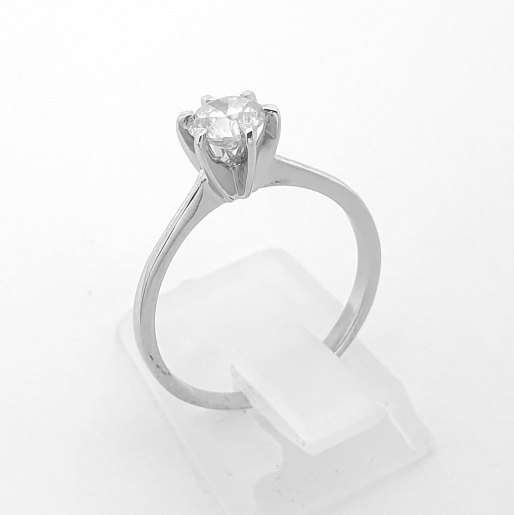 Ring - 14 kt Vittguld -  0.70ct. tw. Diamant  (Natural) #3.2