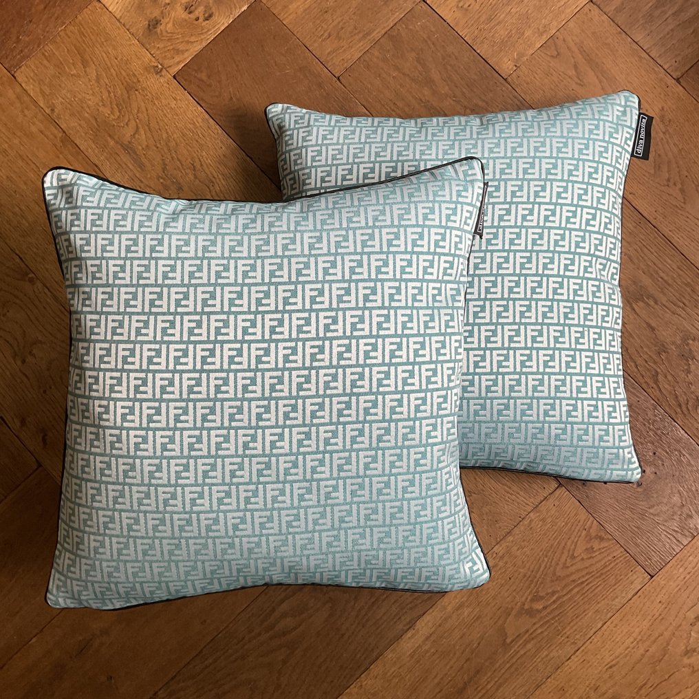 Fendi Casa New set of 2 pillows made of Fendi Casa fabric Kudde Catawiki