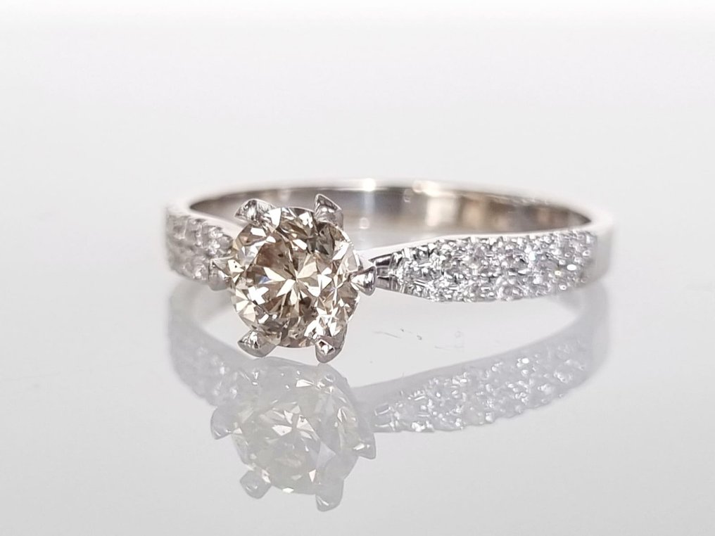 订婚戒指 白金 -  1.02ct. tw. 钻石 #3.2