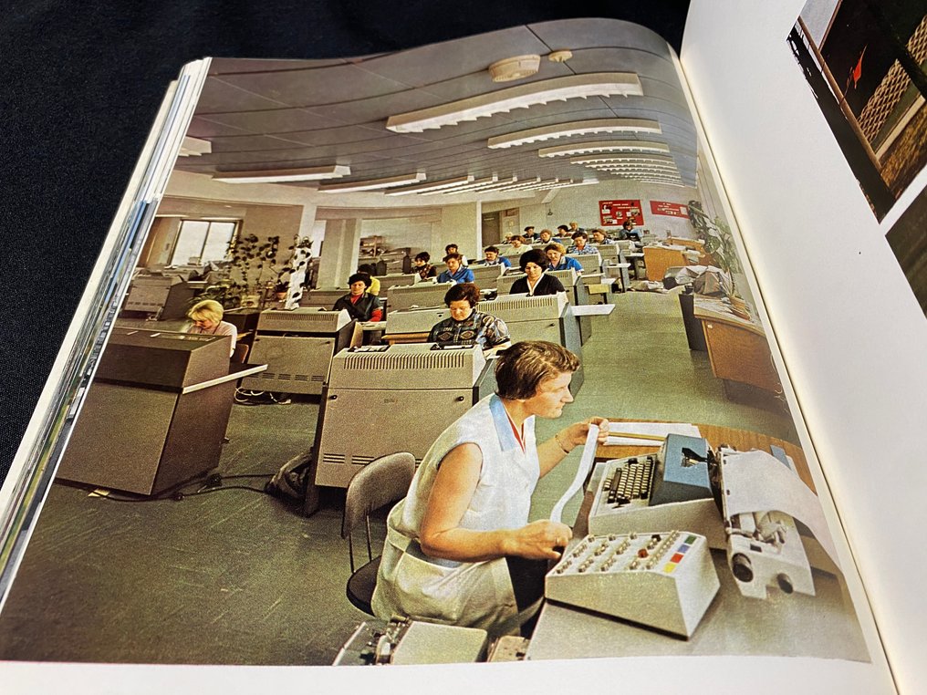 Erich Schutt, Siegfried Wahlstätt - Glückauf Schwarze Pumpe (FACTORY PROPAGANDA PHOTOBOOK, WITH ORIGINAL DUSTJACKET) - 1955 #4.3