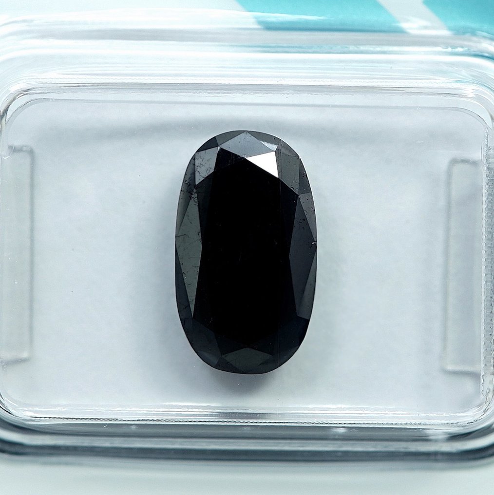 1 pcs Diamond (Colour-treated) - 2.64 ct - Oval - Not specified in lab report - International Gemological Institute (IGI) #3.2