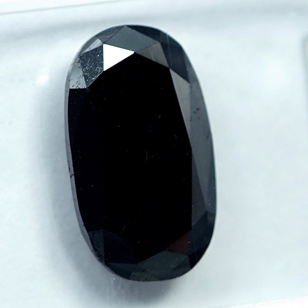 1 pcs Diamond (Colour-treated) - 2.64 ct - Oval - Not specified in lab report - International Gemological Institute (IGI) #4.3