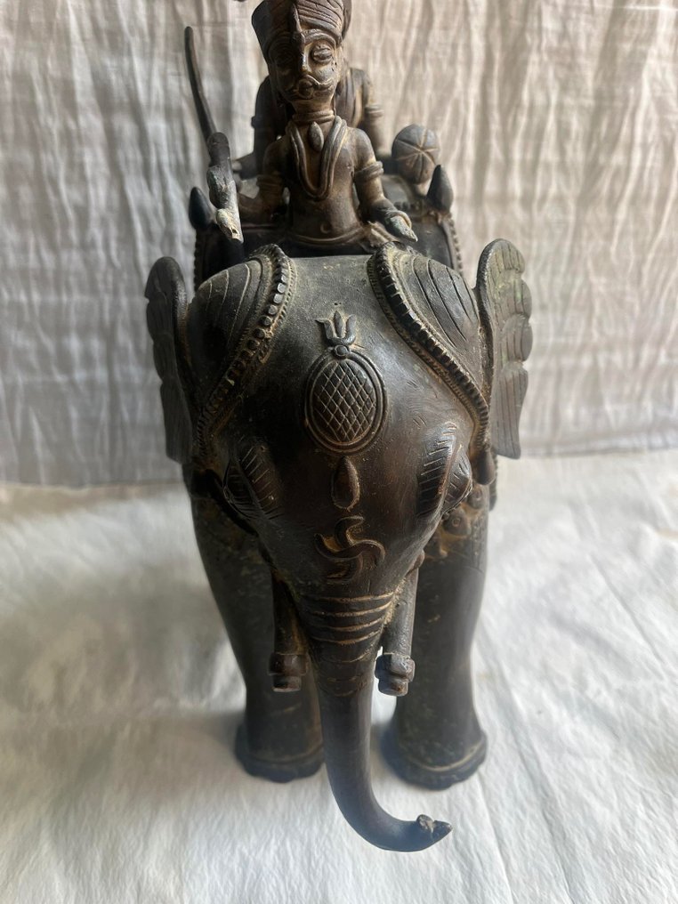 Großer Elefant mit Mahout und Würdenträger sitzend – 41 cm - Bronze - Indien - Ende des 19. – Anfang des 20. Jahrhunderts #1.2