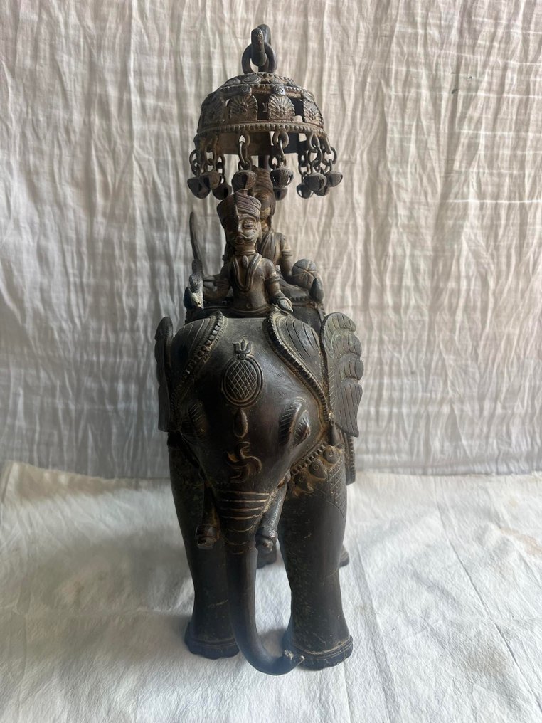 Elefante grande com cornaca e dignitário sentado - 41 cm - Bronze - Índia - final do século 19 - início do século 20 #3.1