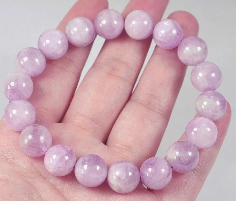 No Reserve Price: 206.55 Carat Kunsite Bracelet . - Height: 11 mm - Width: 11 mm- 41.31 g - (1) #2.1