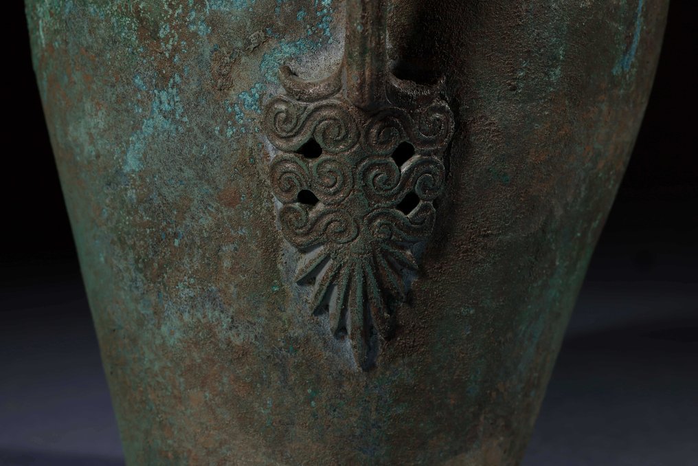 Ancient Greek Bronze Oinochoe with decorated handle and Plate with spanish export license - 22.5 cm #2.2