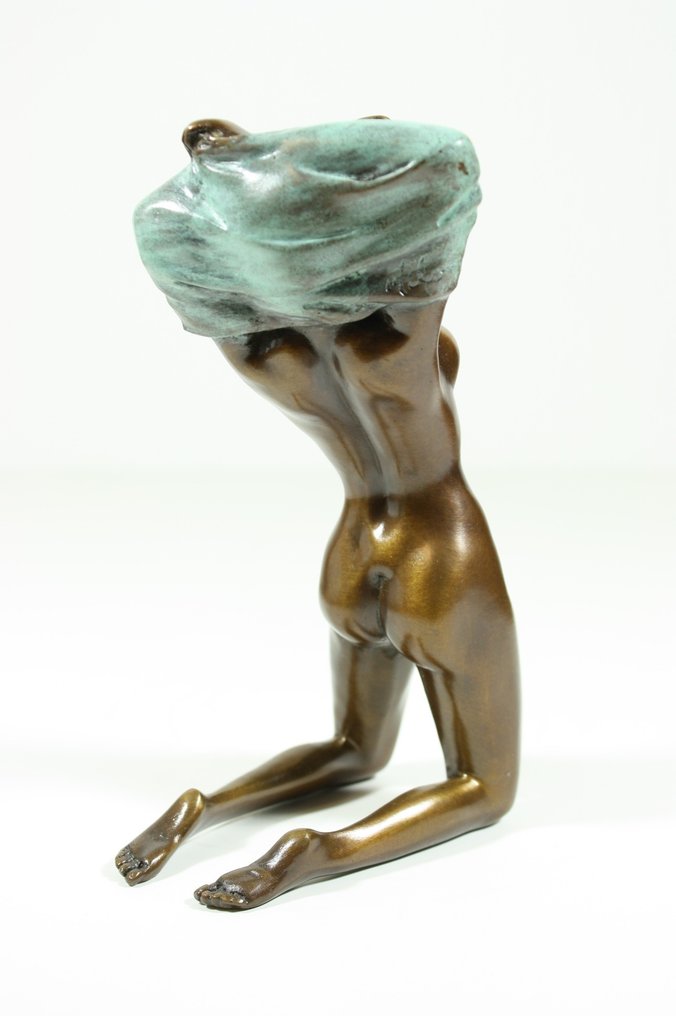Γλυπτό, "Kneeling Woman Undressing" - 17 cm - Πατιναρισμένος μπρούτζος #3.2