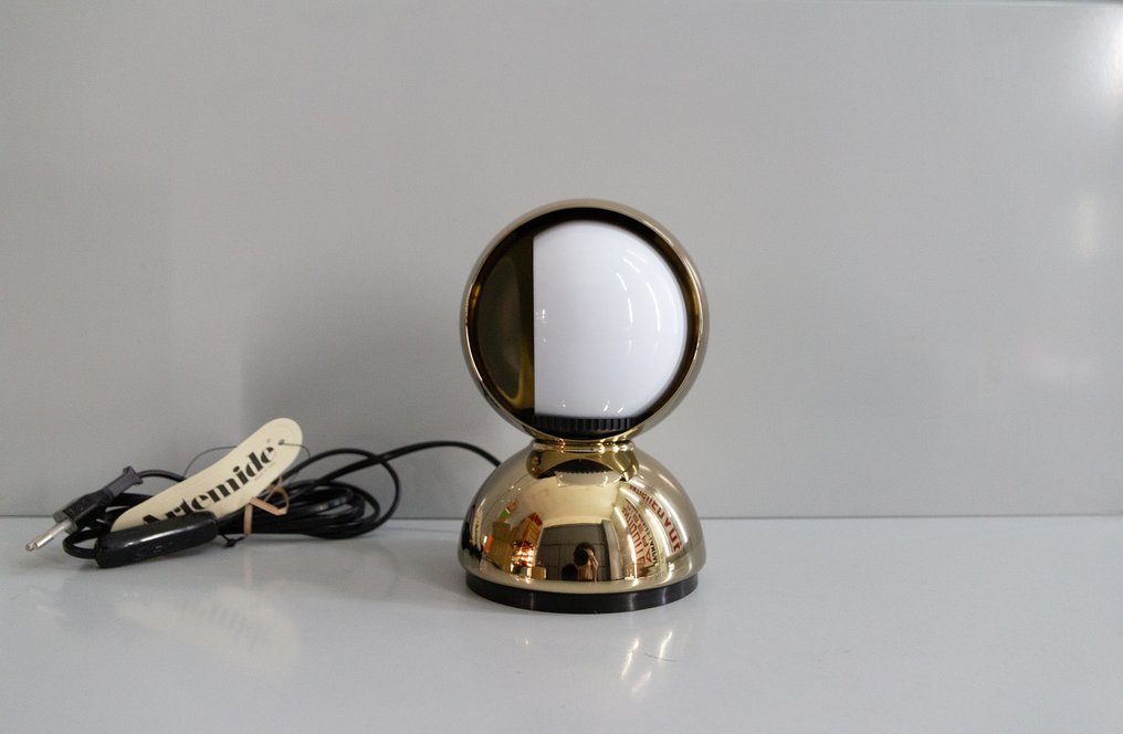 Artemide - Vico Magistretti - Lampe de table - Eclisse - Or - Métal #2.1