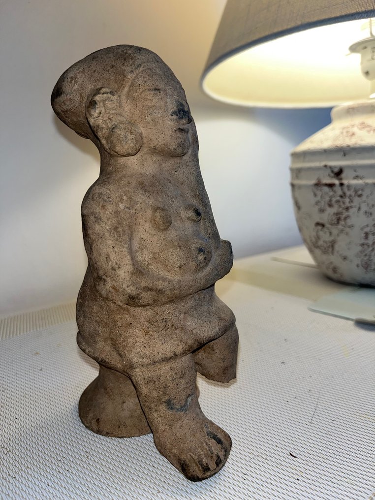 Tumaco-Tolita Terrakotta Gravid kvinde i tænkende stilling - 23 cm #2.1
