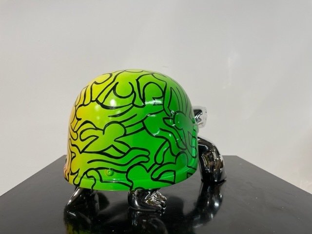 Van Apple - Keith Haring - The Silver Peace Turtle #2.1