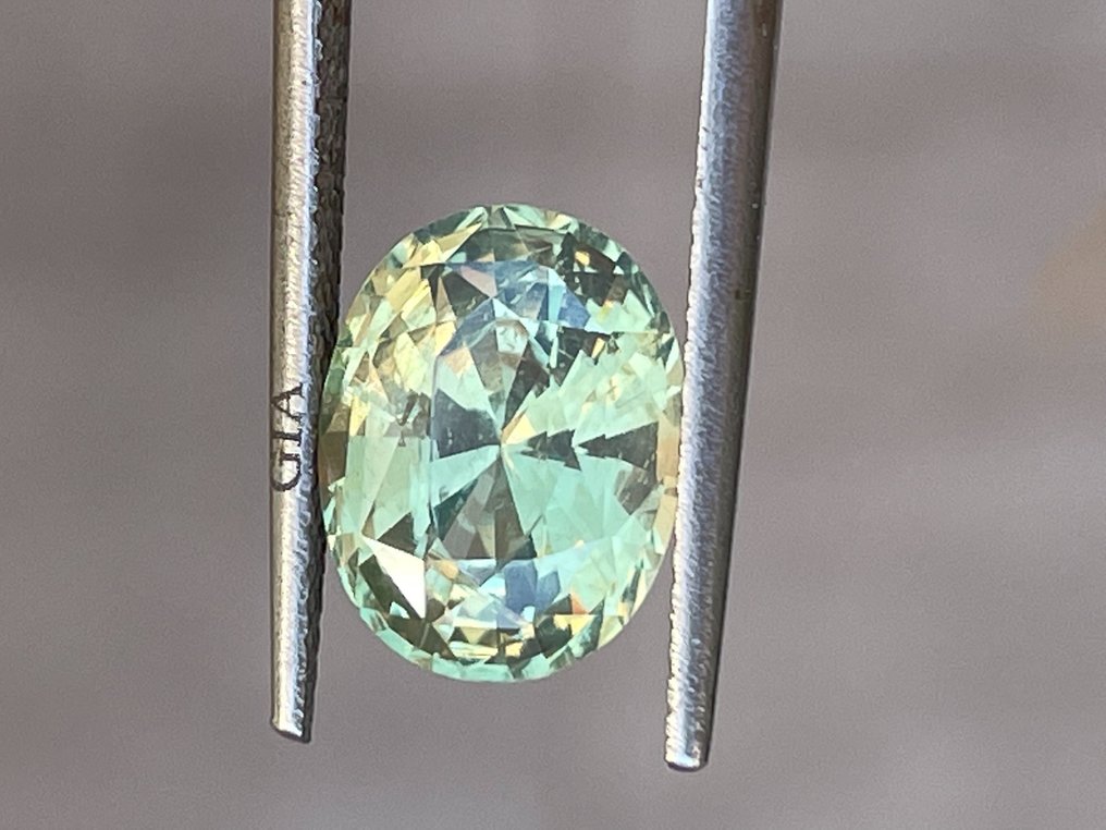 1 pcs Alessandrite - 3.69 ct - Gemological Institute of America (GIA) #1.0