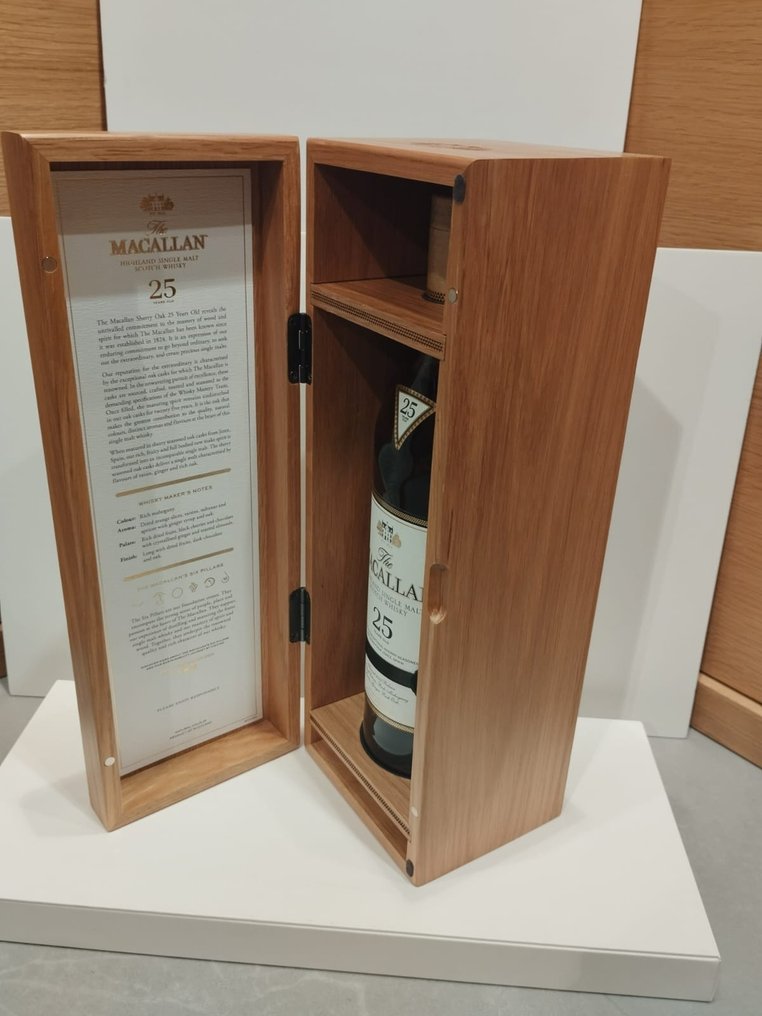 Macallan 25 years old Sherry Oak Casks 2023 Release  - 700ml #4.3