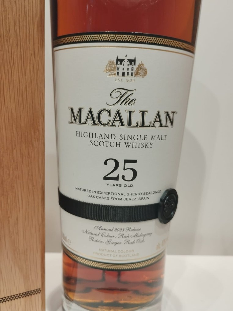 Macallan 25 years old Sherry Oak Casks 2023 Release  - 700ml #3.2
