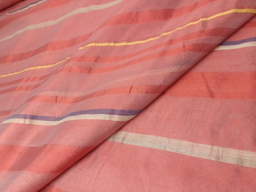 华丽剪裁塔夫绸双宽 6m x 2.8 颜色 红色、粉色洋红色调 - 室内装潢面料  - 500 cm - 280 cm #2.1