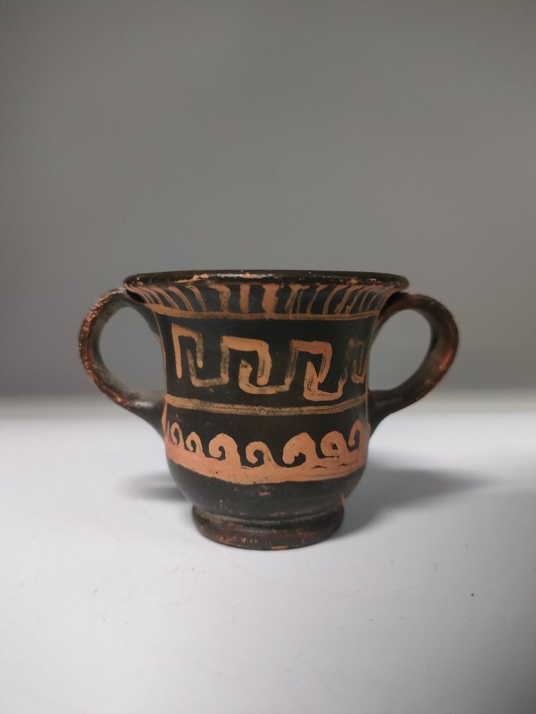 Ancient Greek, Magna Graecia Apulian Ceramic Xenon Kantharos. Spanish Import License. Kantharos - 5 cm #1.2