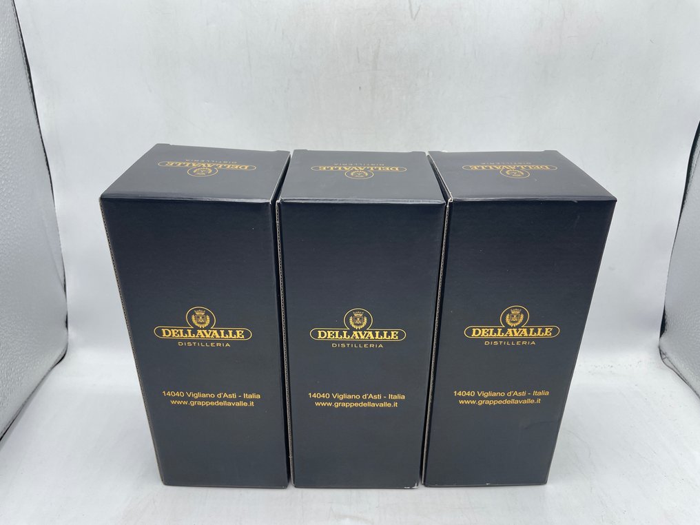 Dellavalle - Grappa Affinata In Botti Di Ciliegio Astucciata  - 70厘升 - 3 瓶 #2.1