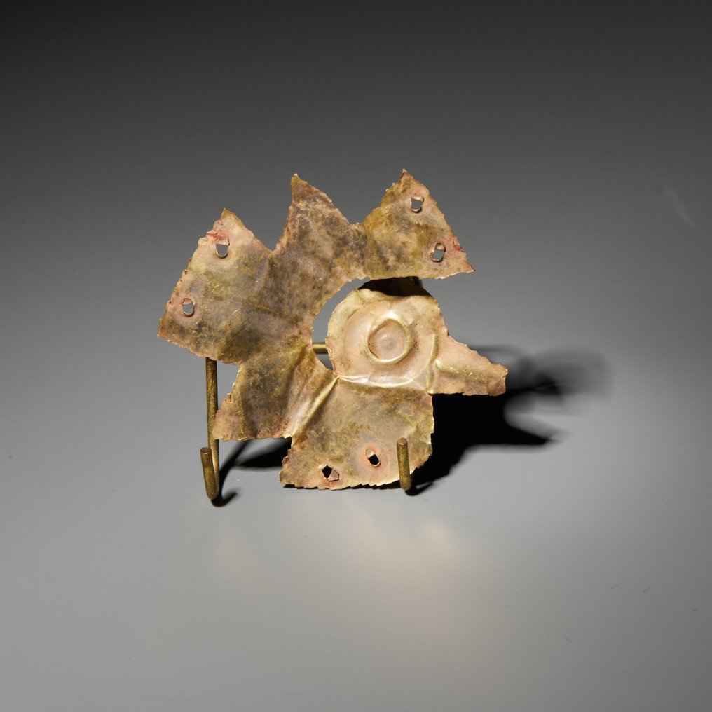 秘鲁钱凯。 金 一只鸟的盘子。公元 800-1000 年。 5.5 厘米。西班牙进口许可证。 #1.2