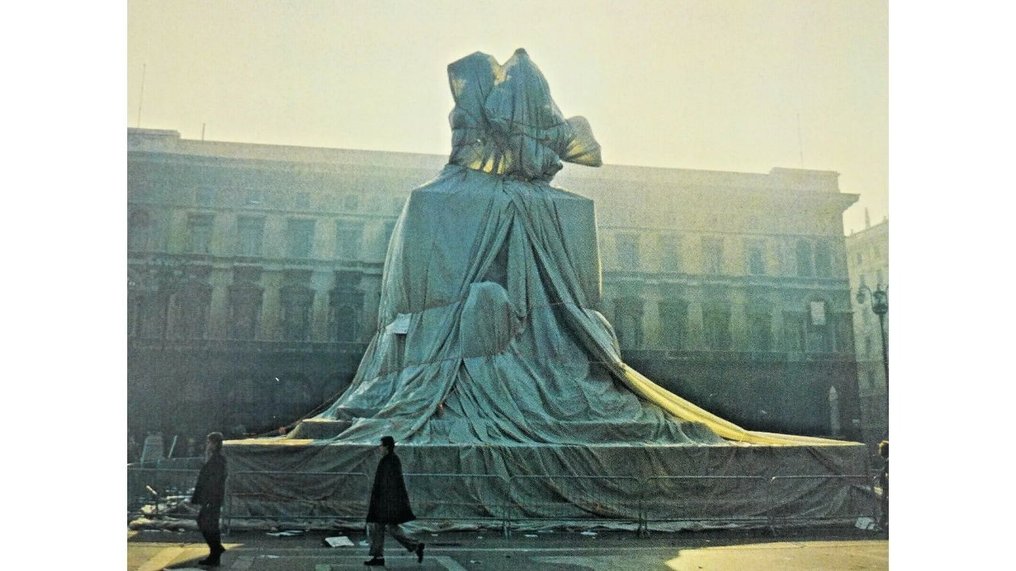 Christo - Harry Shunk - Wrapped monument to Vittorio Emanuele, Milan #3.1