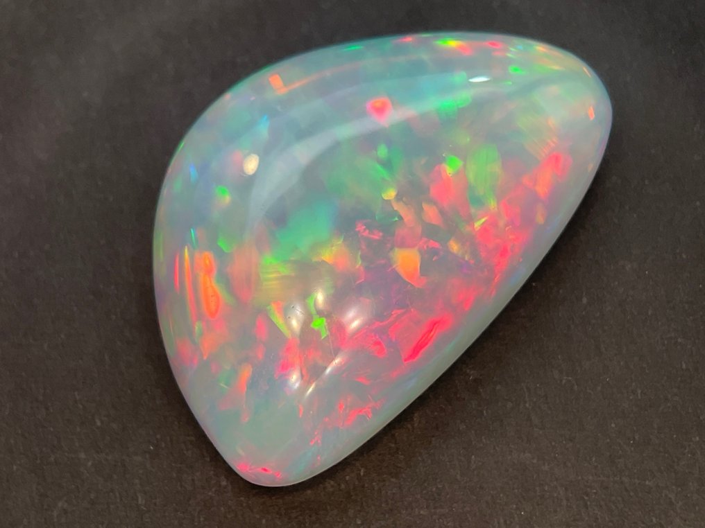 White + Play of Color (Vivid) Crystal Opal - 13.77 ct #1.1