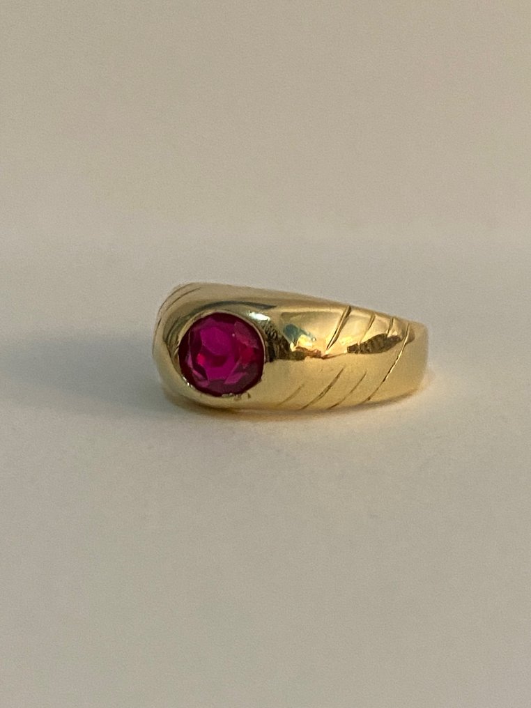 Ring - 18 kt. Yellow gold Ruby #2.1