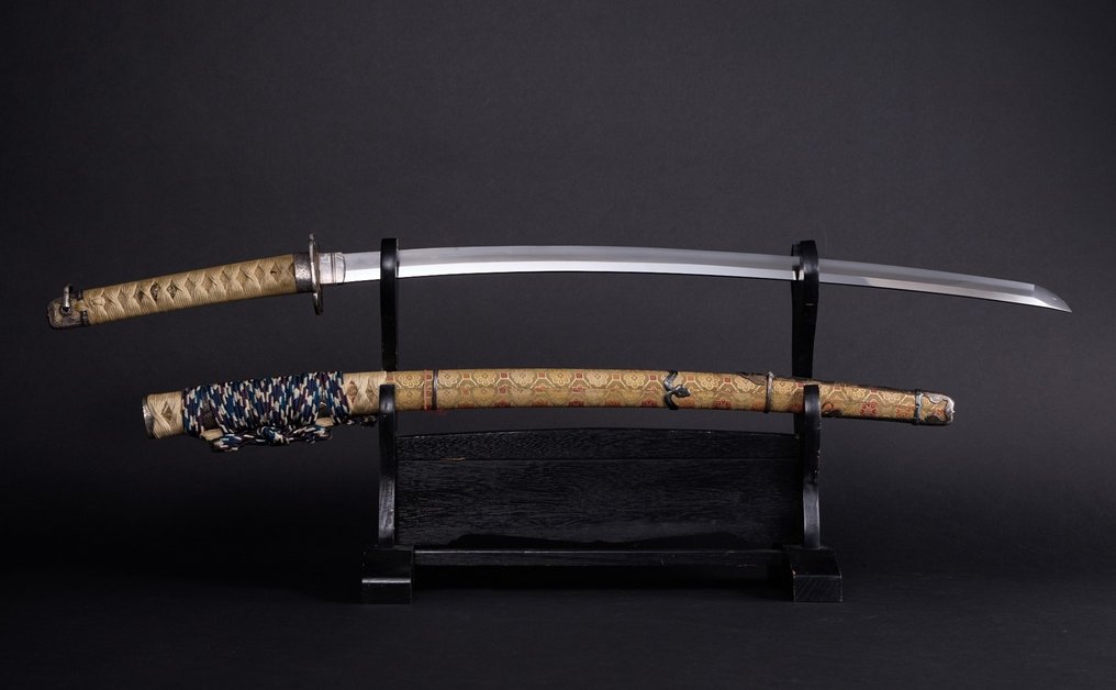 Schwert - Katana by Hizenkoku Tadayoshi 肥前國忠吉 in Fabric-Covered Scabbard with Full Fittings - Japan - Frühe oder mittlere Edo-Zeit #1.1