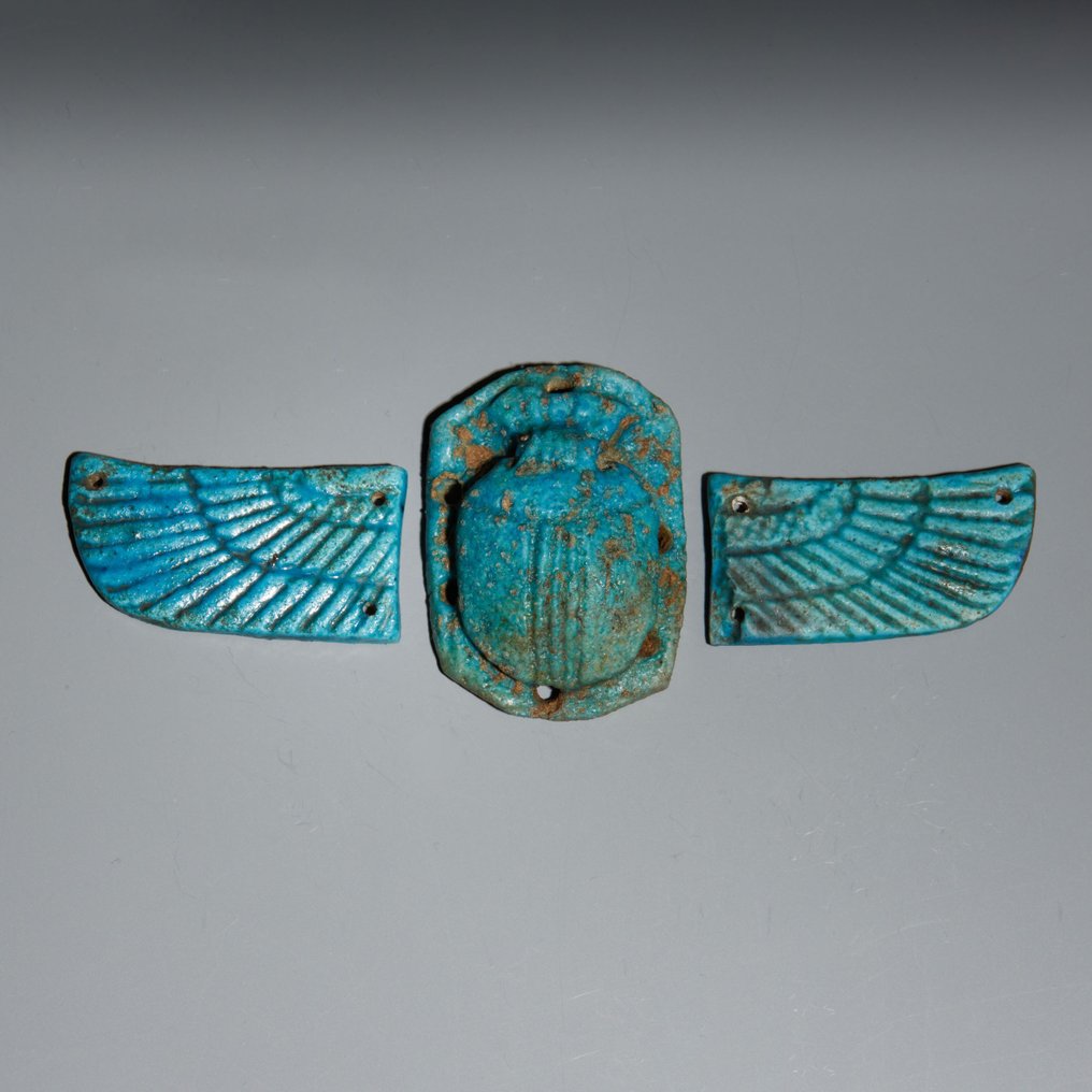 古埃及 Faience 有翼聖甲蟲。晚期，西元前 664 - 332 年。 15 公分長。西班牙進口許可證。 #1.1